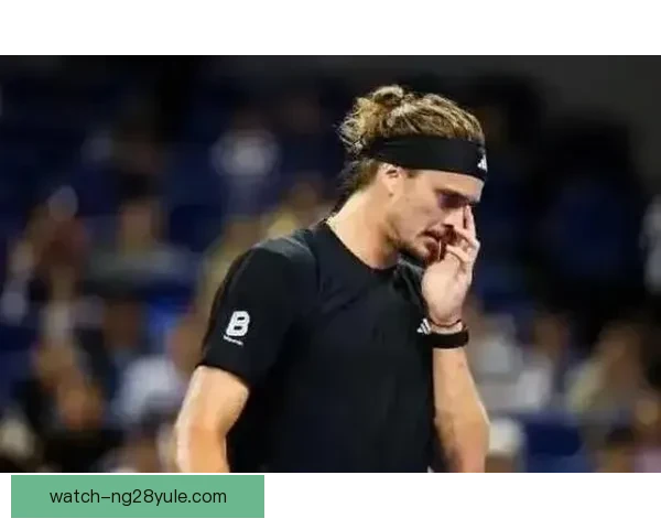 兹维列夫24Ace救场一发回球