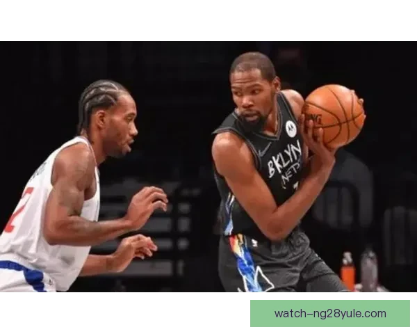 小卡与杜兰特手掌对比差异惊人